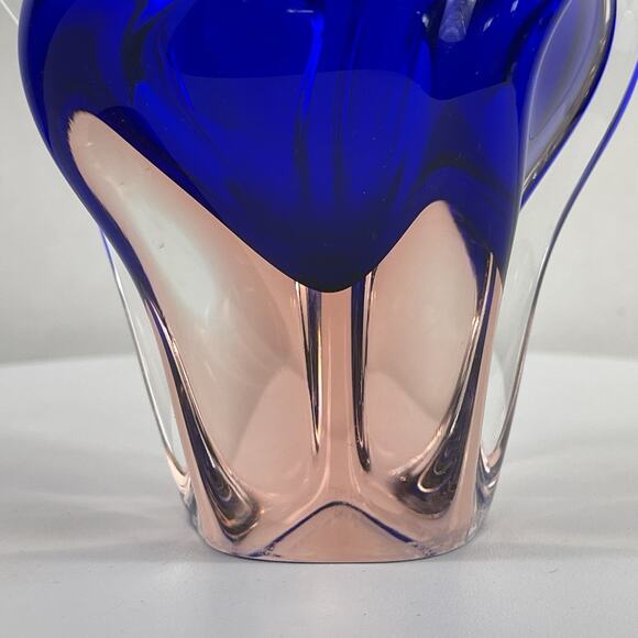 Vintage Hand Blown Studio Art Glass Twisted Vase Clear To Cobalt Blue & Rose 7” - Picture 6 of 8